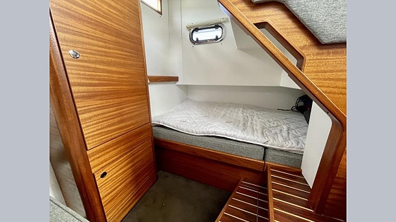 Paragon 31 Flybridge 6 of 15