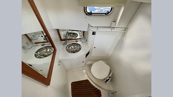 Paragon 31 Flybridge 10 of 15