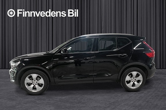 Volvo XC40 3 of 5