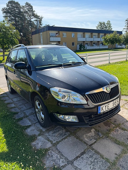 Skoda Fabia 2 of 7