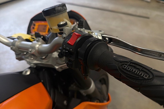 KTM 990-superduke K.T.M. 990 SUPERDUKE, 3 brukare, LÅG MIL 15 of 21
