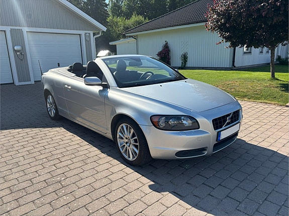 Volvo C70 2 of 5