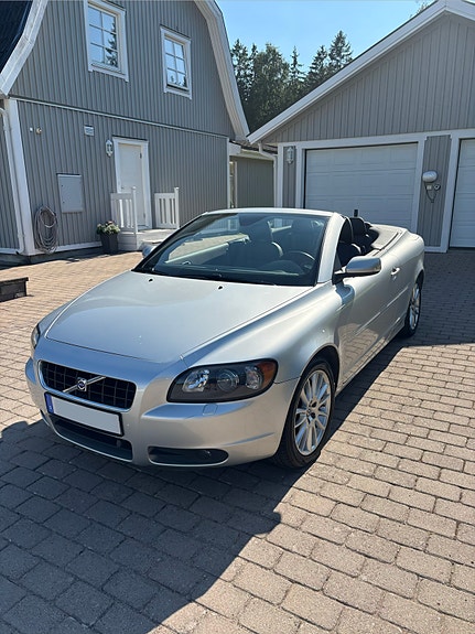 Volvo C70 3 of 5