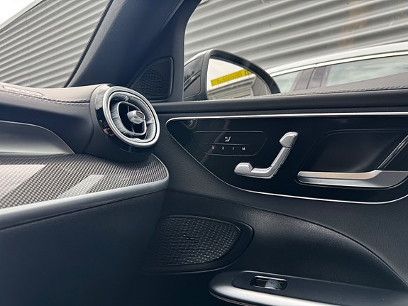 Mercedes-Benz C300 e 14 of 27