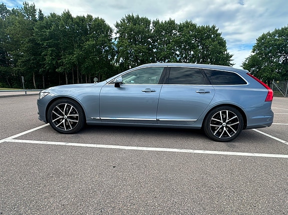 Volvo V90 3 of 5