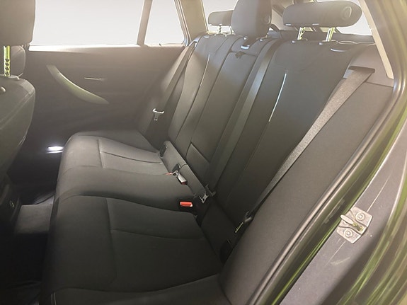 BMW 320 14 of 22
