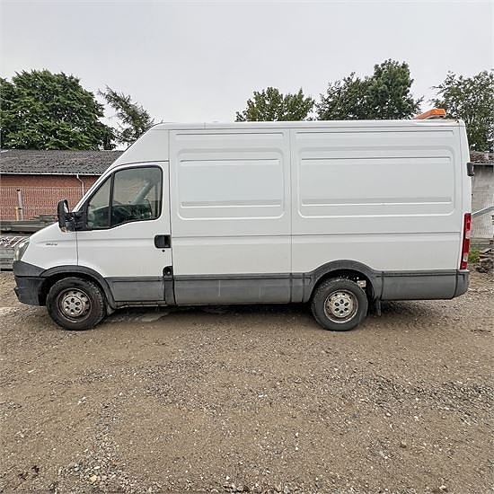 Iveco Dailey 35S13V 3 of 5