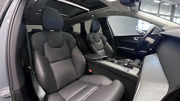 Volvo XC60 9 of 20