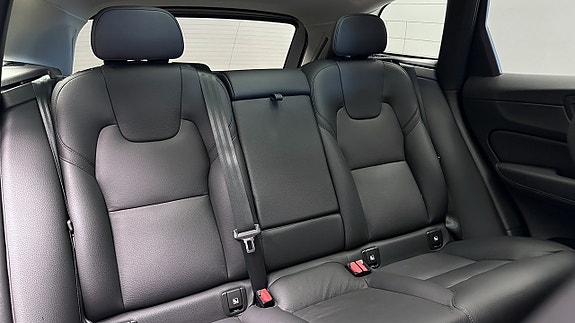 Volvo XC60 8 of 20