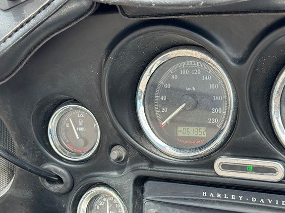 Harley-Davidson Electra Glide Ultra Classic 1.6 FLHTCU 11 of 13