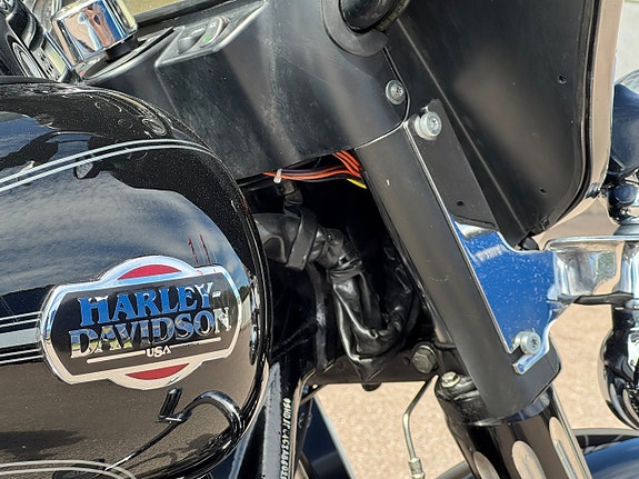 Harley-Davidson Electra Glide Ultra Classic 1.6 FLHTCU 9 of 13