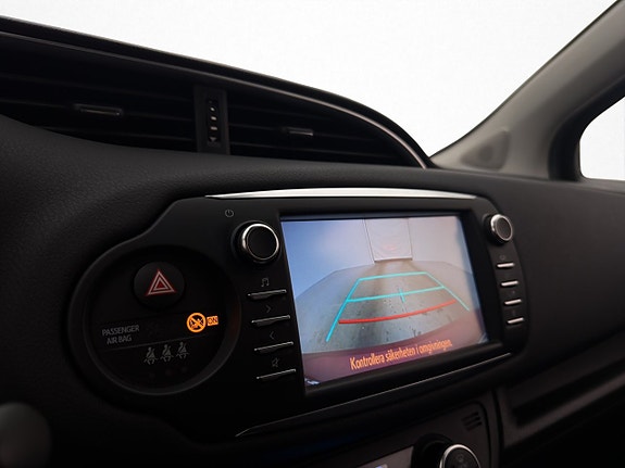 Toyota Yaris 15 of 23