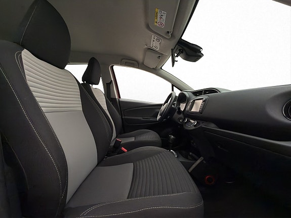 Toyota Yaris 11 of 23