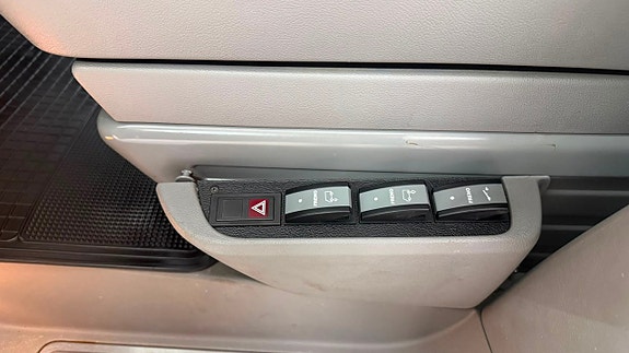 Volkswagen Multivan 14 of 17