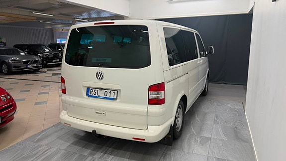 Volkswagen Multivan 6 of 17