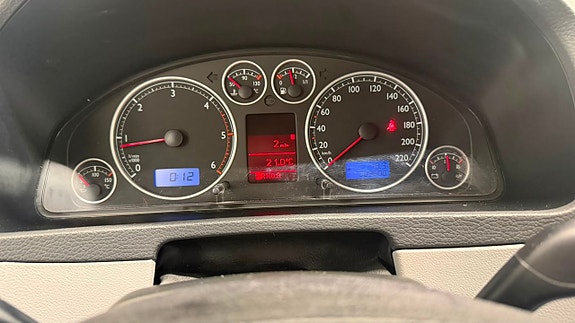 Volkswagen Multivan 13 of 17