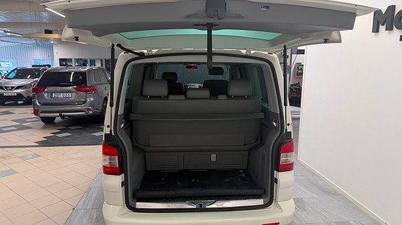 Volkswagen Multivan 7 of 17