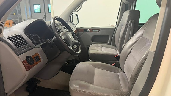 Volkswagen Multivan 16 of 17