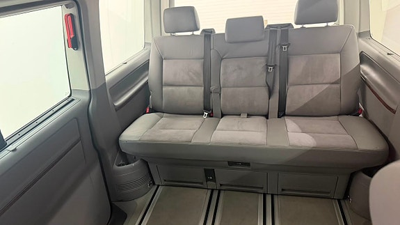 Volkswagen Multivan 15 of 17