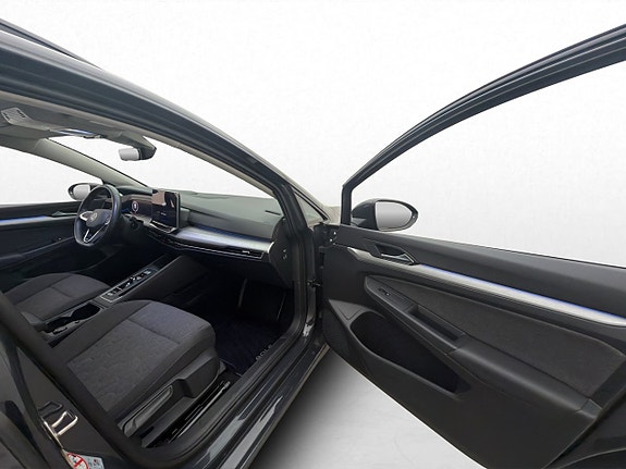 Volkswagen Golf VIII 16 of 30
