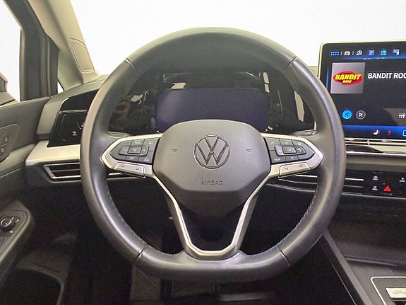 Volkswagen Golf VIII 14 of 30