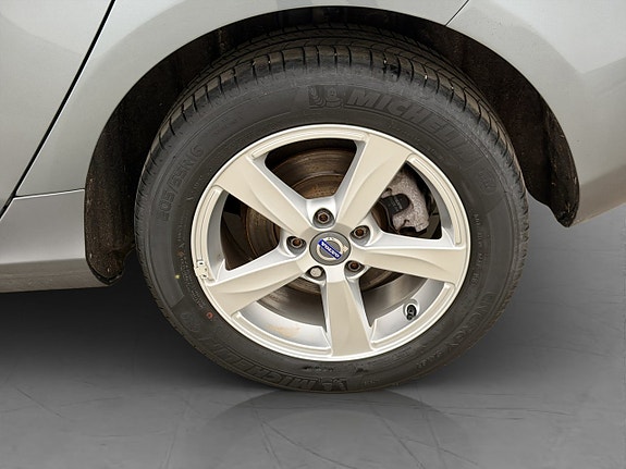 Volvo V40 25 of 26