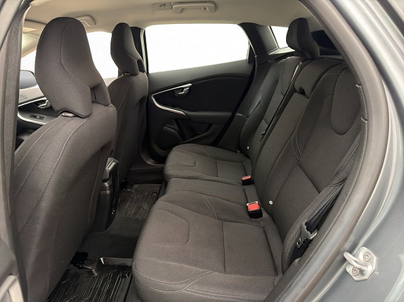 Volvo V40 13 of 26