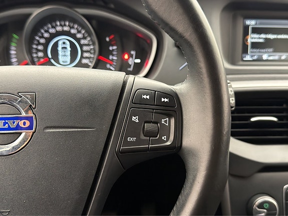 Volvo V40 17 of 26