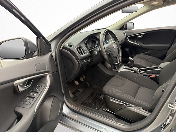 Volvo V40 10 of 26