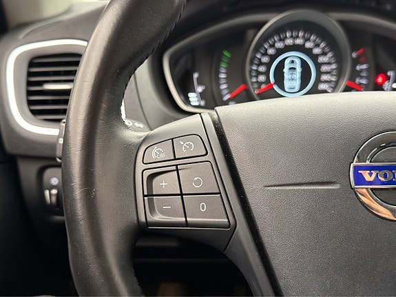 Volvo V40 16 of 26