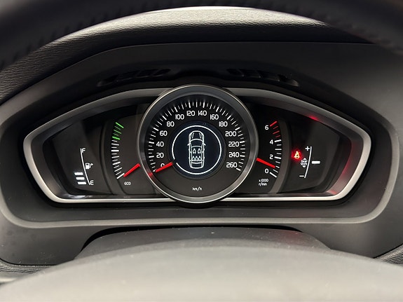 Volvo V40 15 of 26