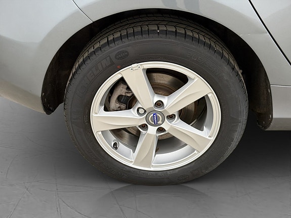Volvo V40 24 of 26