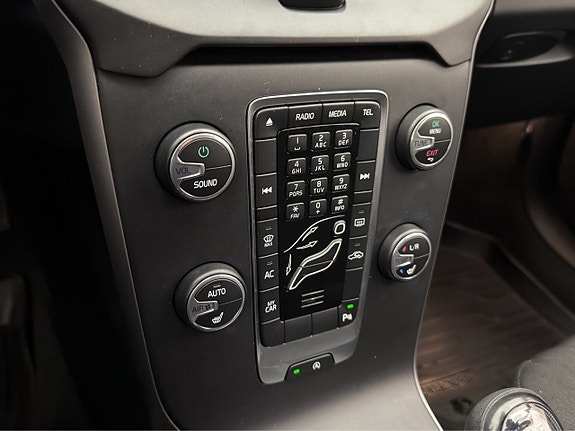 Volvo V40 19 of 26