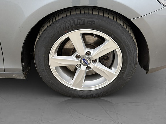 Volvo V40 23 of 26