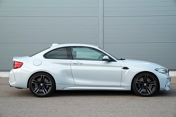 BMW M2 4 of 5