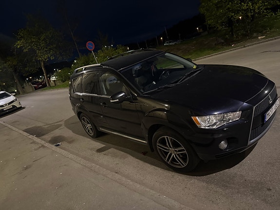 Mitsubishi Outlander 3 of 5