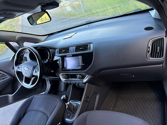 Kia Rio 5 of 5