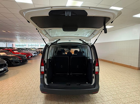 Volkswagen Caddy Maxi 11 of 25