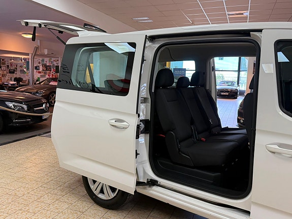 Volkswagen Caddy Maxi 12 of 25