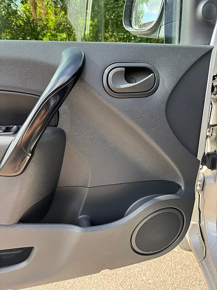 Renault Kangoo Express 11 of 14