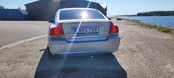 Volvo S60 4 of 5