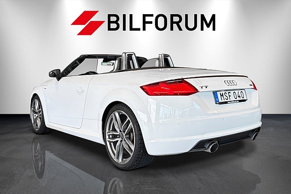 Audi TT 3 of 5