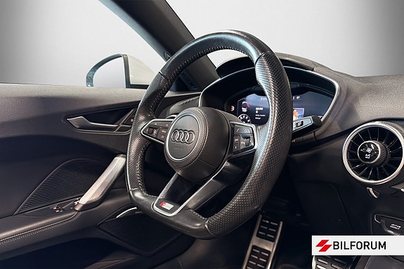 Audi TT 9 of 13