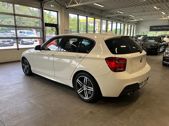 BMW 125i 4 of 5