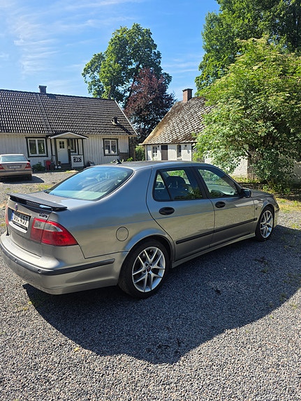 Saab 9-5 3 of 5