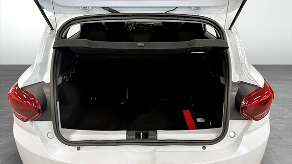 Dacia Sandero 9 of 19