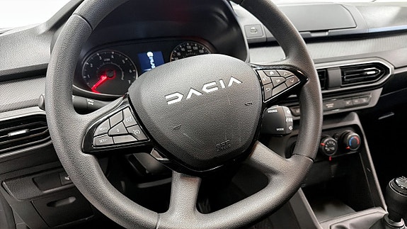 Dacia Sandero 13 of 19