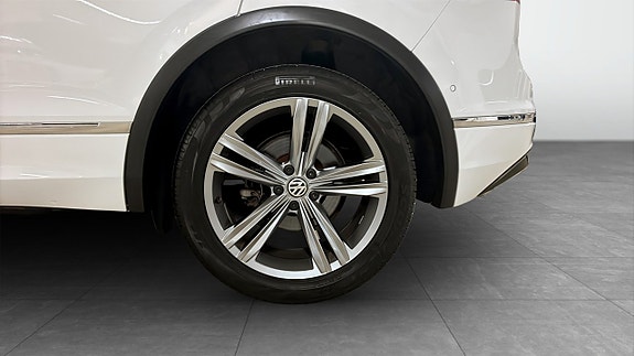 Volkswagen Tiguan 6 of 14