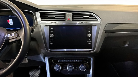 Volkswagen Tiguan 9 of 14