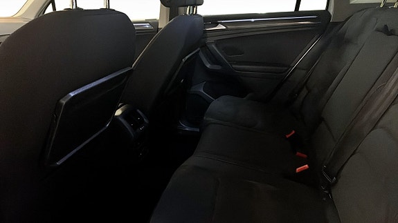 Volkswagen Tiguan 12 of 14